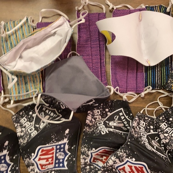 Lot of 25 assorted handmade face masks, assorted colors, assorted patterns. - Picture 5 of 5